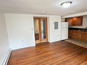 23 Hayward Ave in Colchester, CT - Building Photo - Building Photo