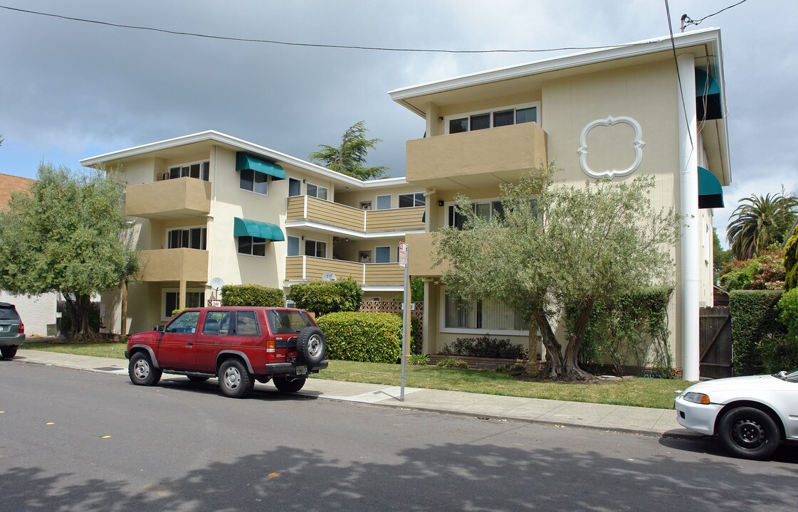 244 N Ellsworth Ave in San Mateo, CA - Foto de edificio