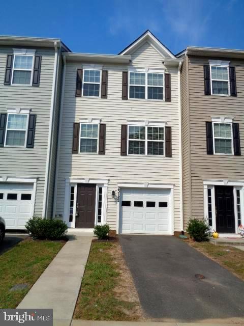23182 Westwood Ct in Ruther Glen, VA - Foto de edificio