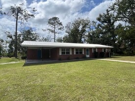 15594 Co Rd 136 in Live Oak, FL - Building Photo