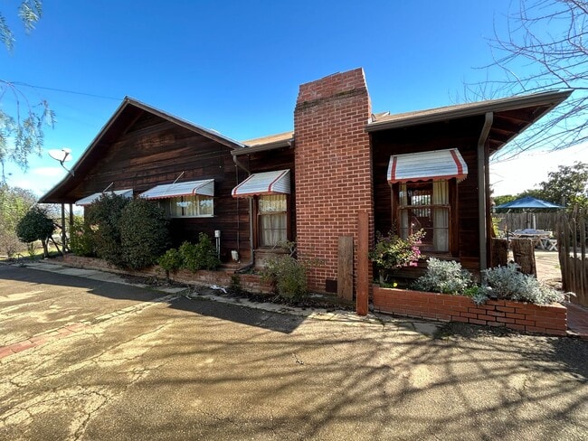 23611 E Citrus St in Lindsay, CA - Building Photo - Building Photo