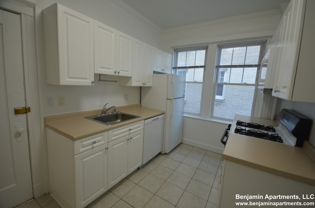 115 Kilsyth Rd, Unit 2 in Boston, MA - Building Photo