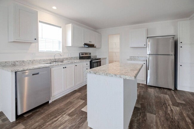 1244 W Bohland St in Avon Park, FL - Building Photo - Building Photo