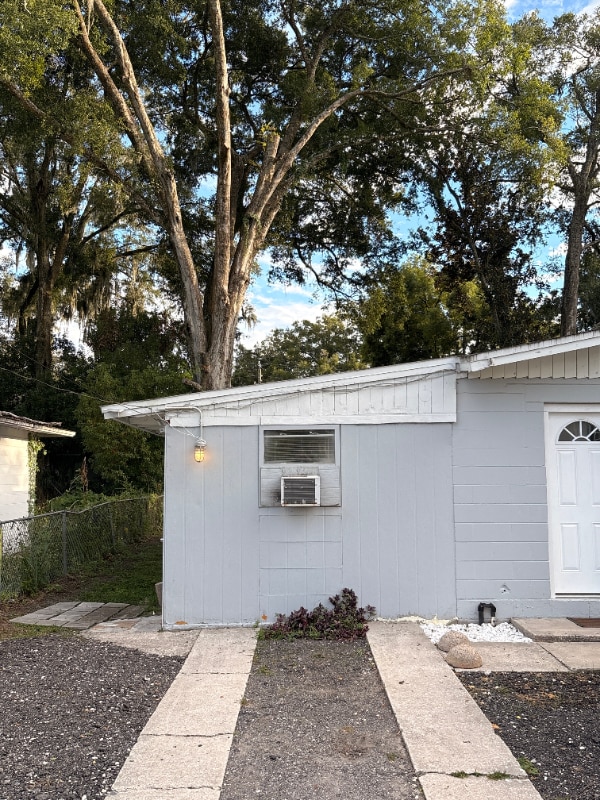 8142 Eaton Ave in Jacksonville, FL - Foto de edificio - Building Photo