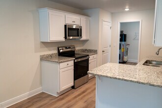 1704 Atlanta Ave in Pensacola, FL - Building Photo - Building Photo