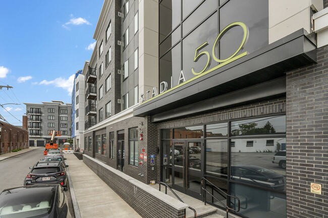 50 Hichborn St in Boston, MA - Foto de edificio - Building Photo