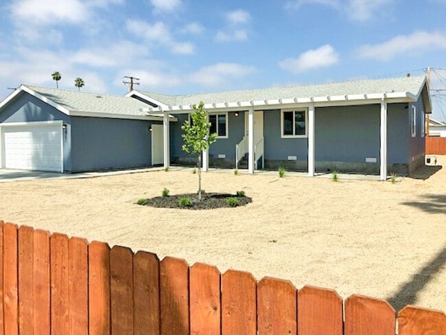 451 N Franklin St in Hemet, CA - Building Photo - Building Photo