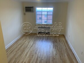 70 St Paul St, Unit 6 in Brookline, MA - Foto de edificio - Building Photo