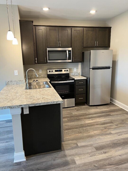 Hillview Commons in Bowling Green, KY - Building Photo