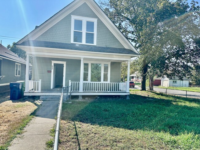 property at 627 W Montgomery Ave