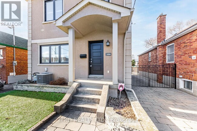 286 Linsmore Cres in Toronto, ON - Building Photo - Building Photo