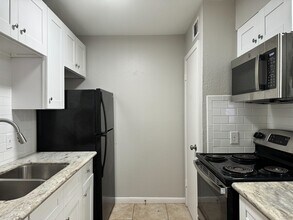 2101 6th Ave N in Texas City, TX - Foto de edificio - Building Photo