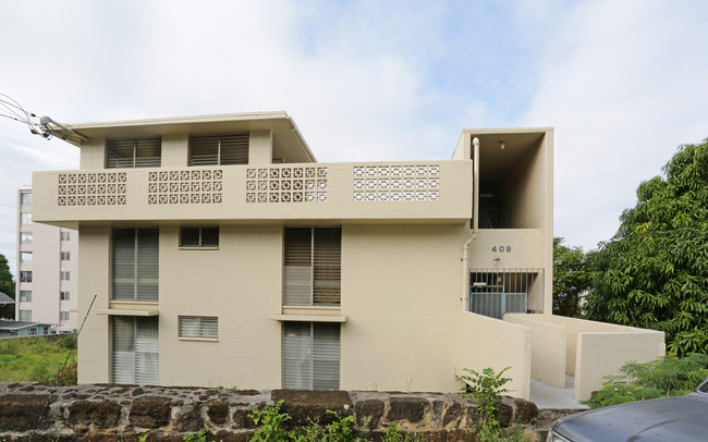 Kaneda Courts in Honolulu, HI - Building Photo - Building Photo