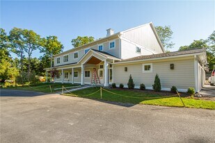 640 Jefferson Ave in Fairport, NY - Building Photo