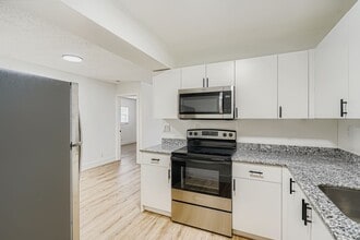 Brisa Apartment Homes in Sunrise, FL - Building Photo - Building Photo