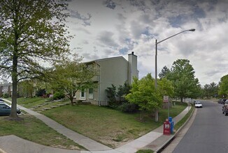 13659 Forest Pond Ct in Centreville, VA - Foto de edificio - Building Photo