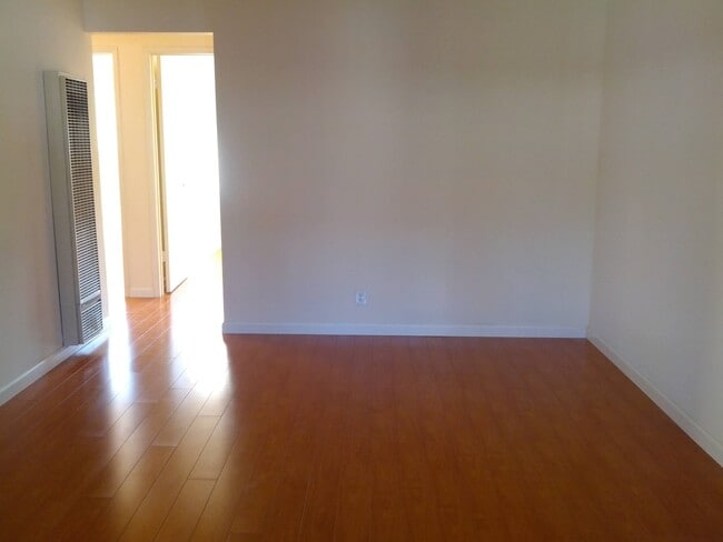 879 Bing Dr, Unit 4 in Santa Clara, CA - Building Photo - Building Photo