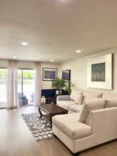 1339 26th St, Unit 9 in Santa Monica, CA - Foto de edificio - Building Photo