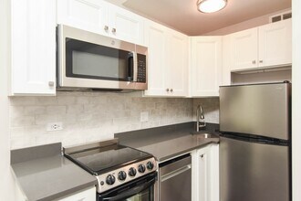 640 W Wrightwood Ave in Chicago, IL - Building Photo - Building Photo