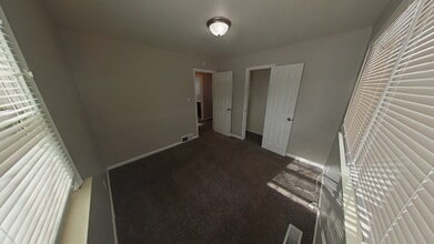 22819 Nagel St in Warren, MI - Building Photo - Building Photo