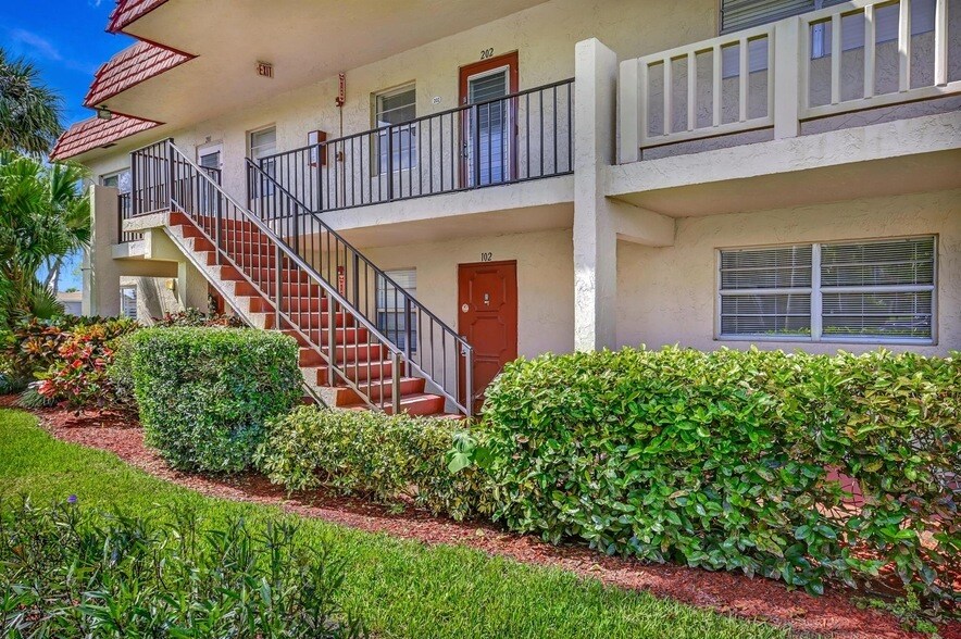 1 US-1, Unit 102 in Delray Beach, FL - Building Photo