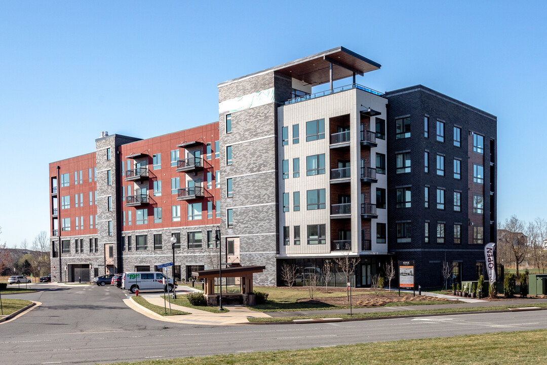 One Central Park in Ashburn, VA - Building Photo