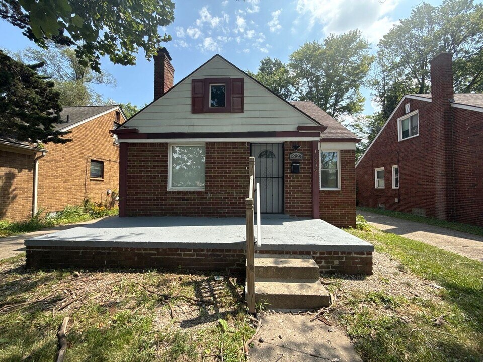 12896 Grandmont Ave in Detroit, MI - Building Photo