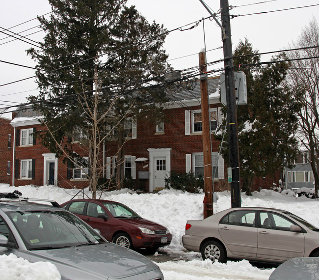 2217 40th Pl NW in Washington, DC - Building Photo - Building Photo