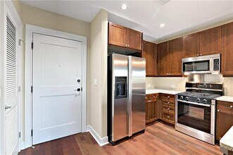 201 W Ponce de Leon Ave in Decatur, GA - Building Photo - Building Photo