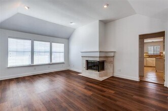 18504 Shelton Way in Dallas, TX - Building Photo - Building Photo