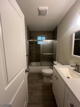 369 10th Ave, Unit 371 in Paterson, NJ - Building Photo - Building Photo