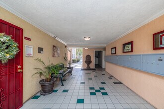 Montecito in Hawthorne, CA - Building Photo - Lobby
