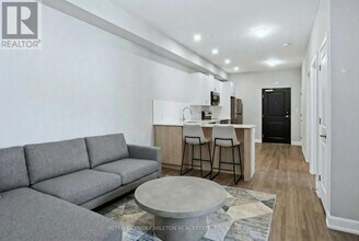 2396 Cléroux Crescent in Ottawa, ON - Building Photo - Building Photo