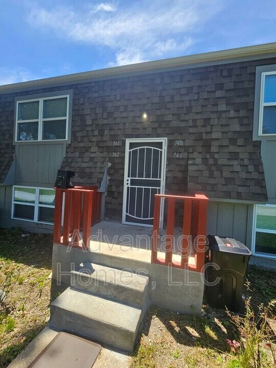 746 N 70th St in Kansas City, KS - Building Photo