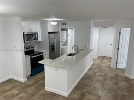 10630 SW 157th Ct in Miami, FL - Building Photo