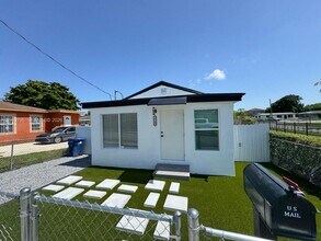 1794 NW 74th Ter in Miami, FL - Building Photo - Building Photo