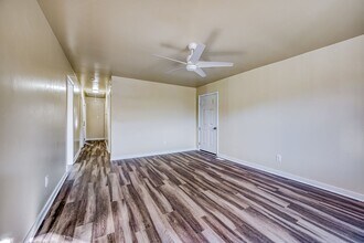 7824 Halyard Ct in Chesterfield, VA - Foto de edificio - Building Photo