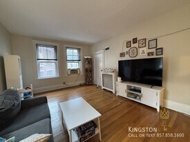 1407 Beacon St in Brookline, MA - Building Photo