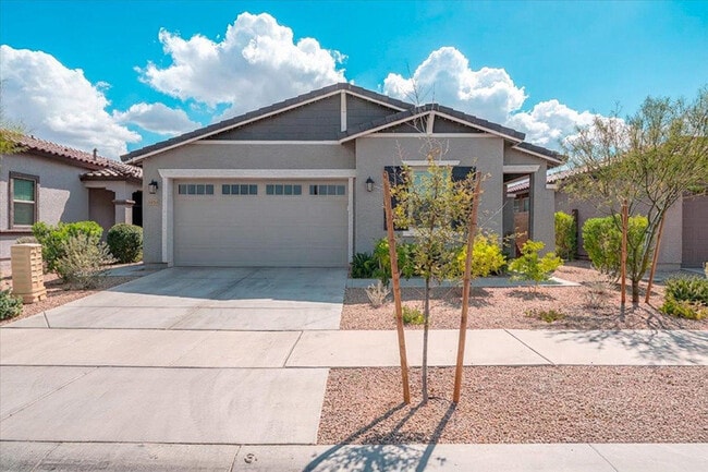 2053 W Lonesome Trl in Phoenix, AZ - Building Photo - Building Photo