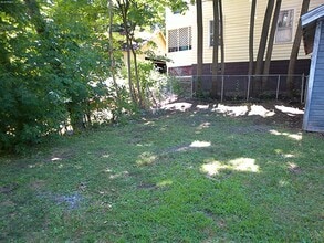 2406 E Genesee St in Syracuse, NY - Building Photo - Building Photo