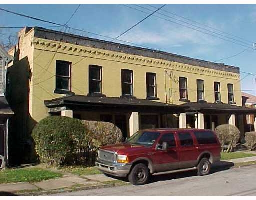 1557-1563 Clark St in Wilkinsburg, PA - Building Photo