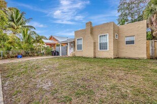 630 33rd St in West Palm Beach, FL - Building Photo