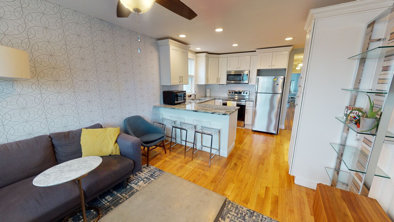 951 Saratoga St in Boston, MA - Building Photo