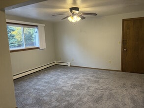 910 S Phillips Ave in Sioux Falls, SD - Foto de edificio - Building Photo