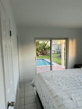 3225 SW 94th Ave in Miami, FL - Building Photo - Building Photo