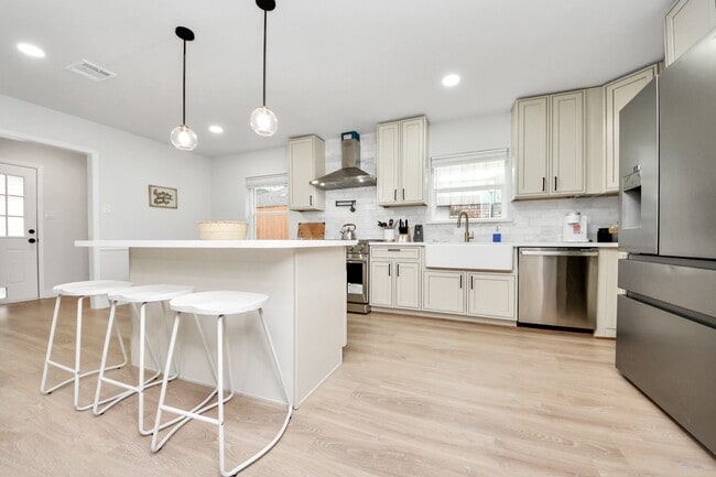 property at 10003 Briarwild Ln