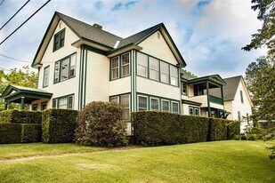 34 Highland St, Unit 3 in Ashland, NH - Building Photo