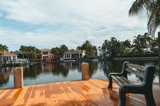 1104 Washington St in Hollywood, FL - Building Photo - Building Photo