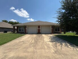 1412 Van Zanten Ct, Unit B in Killeen, TX - Building Photo