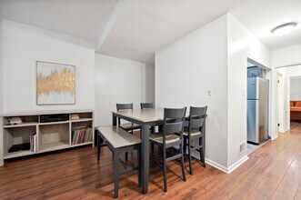 2107 N 18th St, Unit 2 in Philadelphia, PA - Foto de edificio - Building Photo